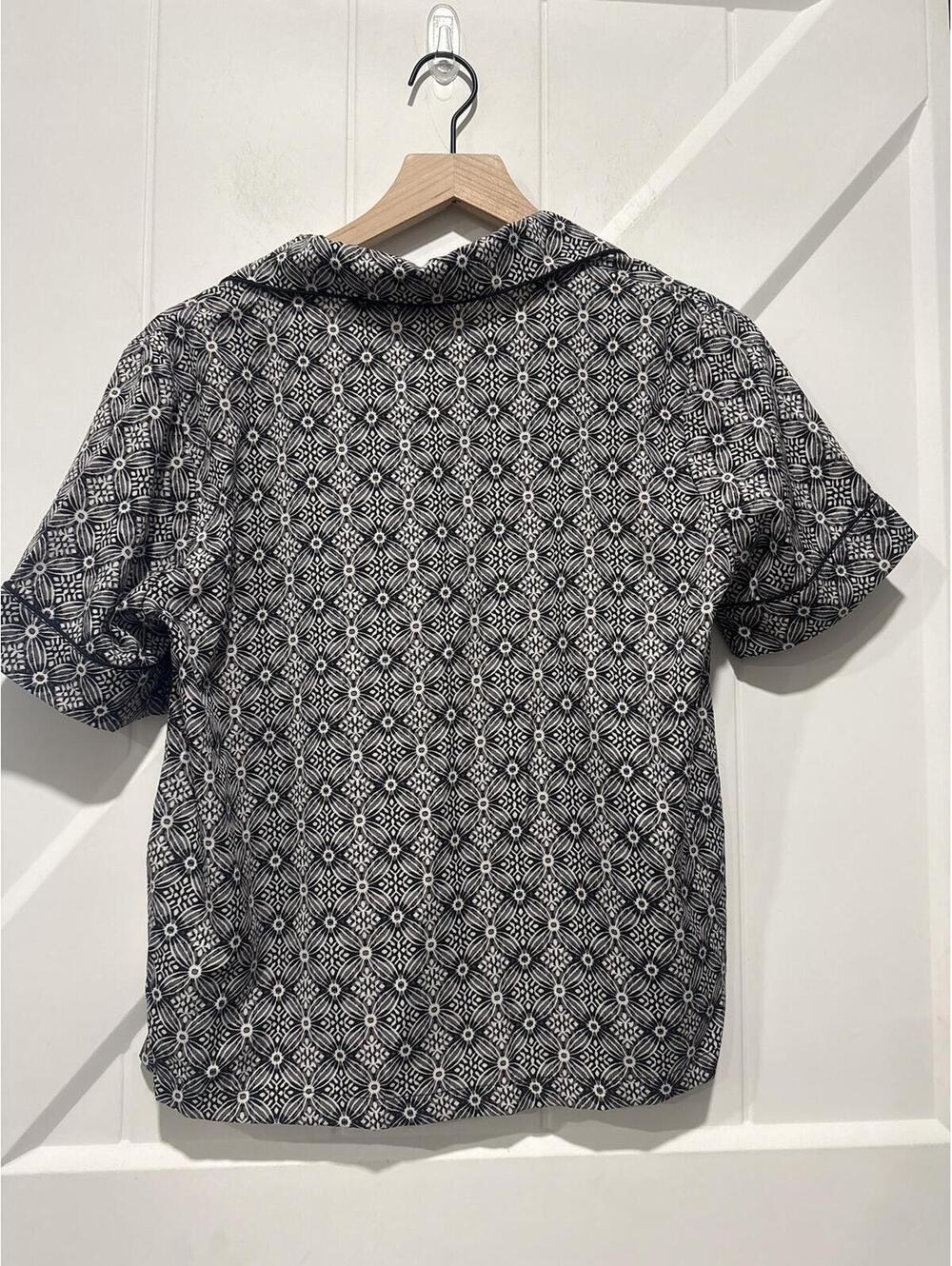 Haute Hippie Black and White Printed Short Sleeve Shirt and Shorts Set, Size S - Picture 5 of 6